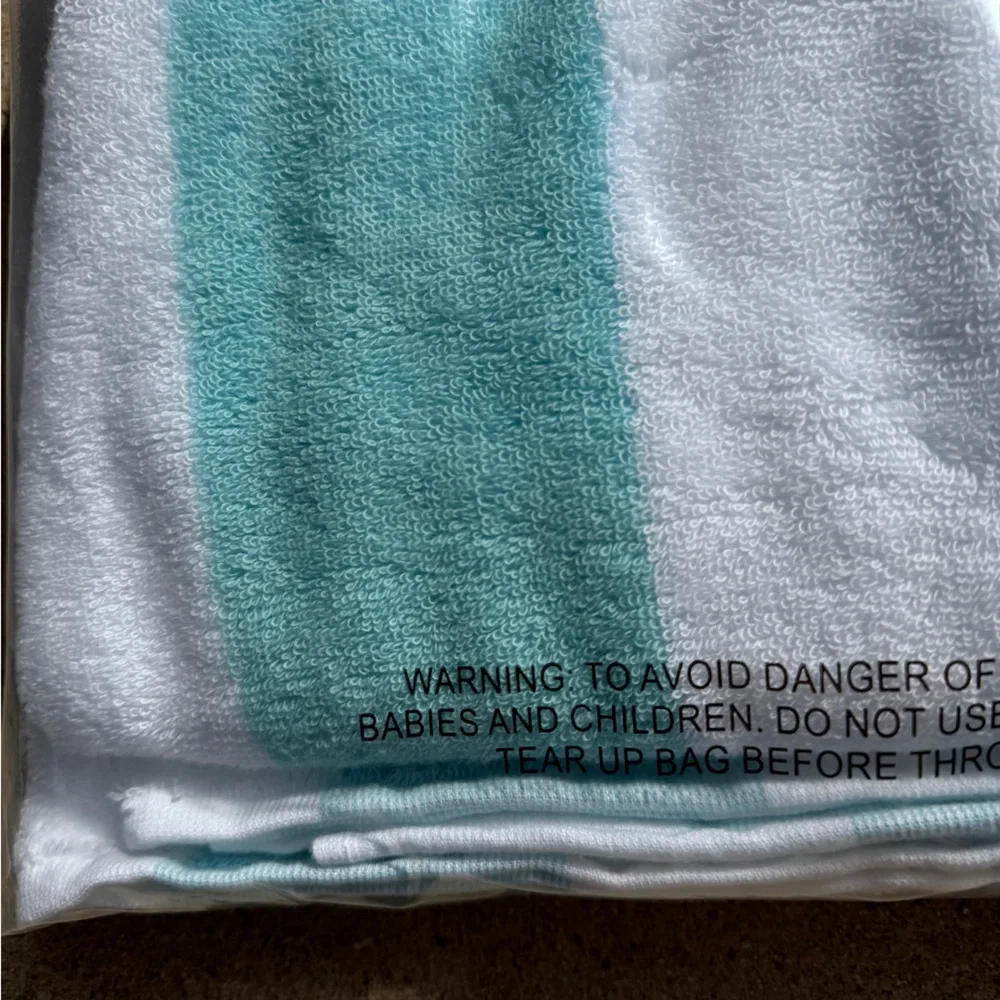 Frontgate Resort Beach Towels - Set of 2 - NWT - Picture 10 of 16